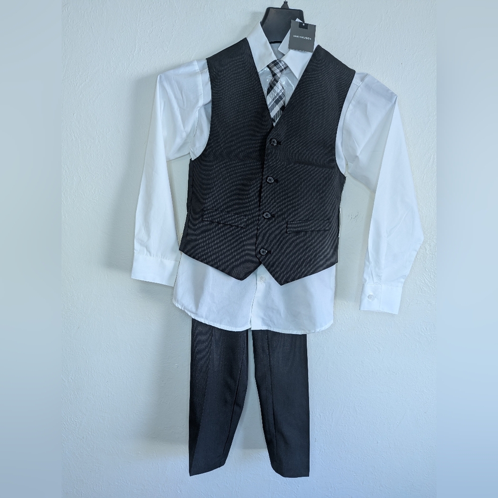 NWT Van Heusen 4 Piece Formal Set Boys Size 10 Regular